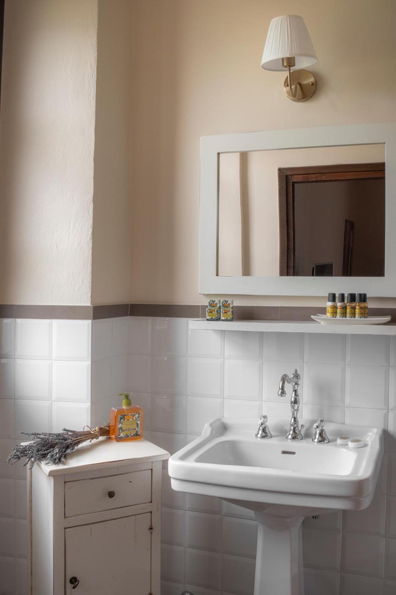 Bed & Breakfast Erbaia Relais De Charme *